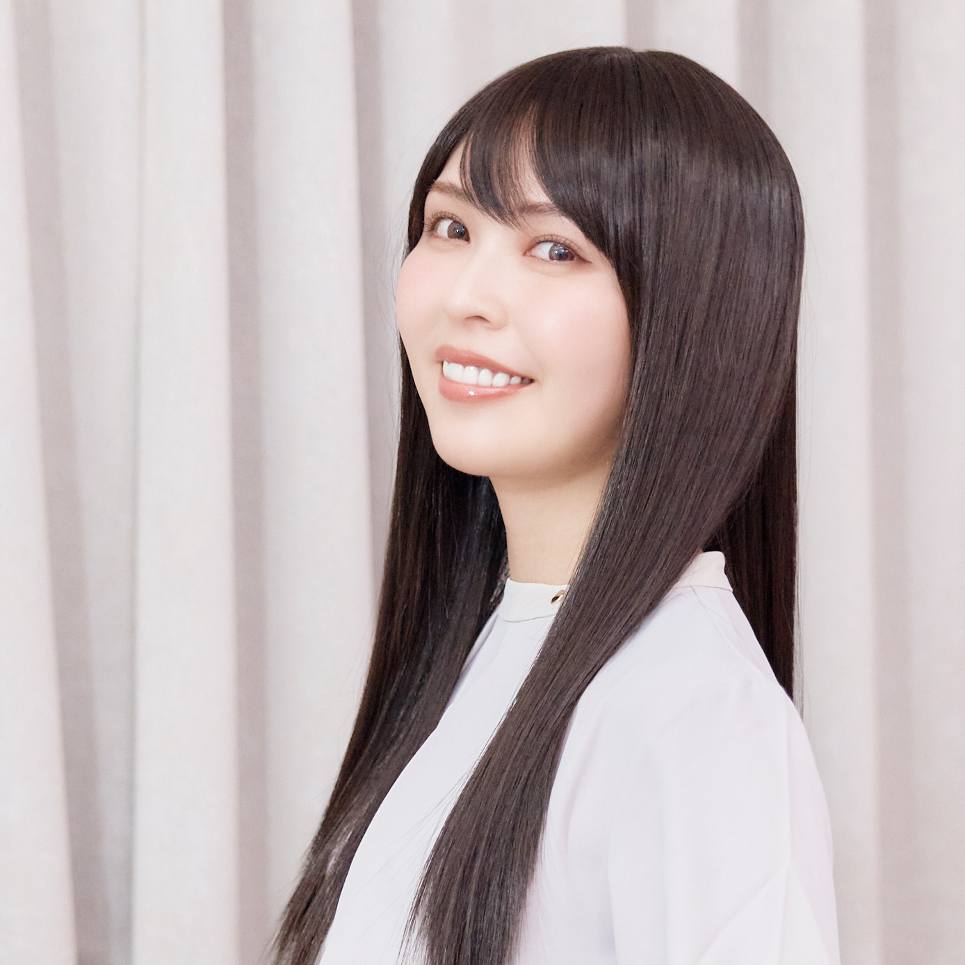 ウルっと輝くナチュラルストレート ルルナチュラルストレートロング フルウィッグ – 自然で高品質な